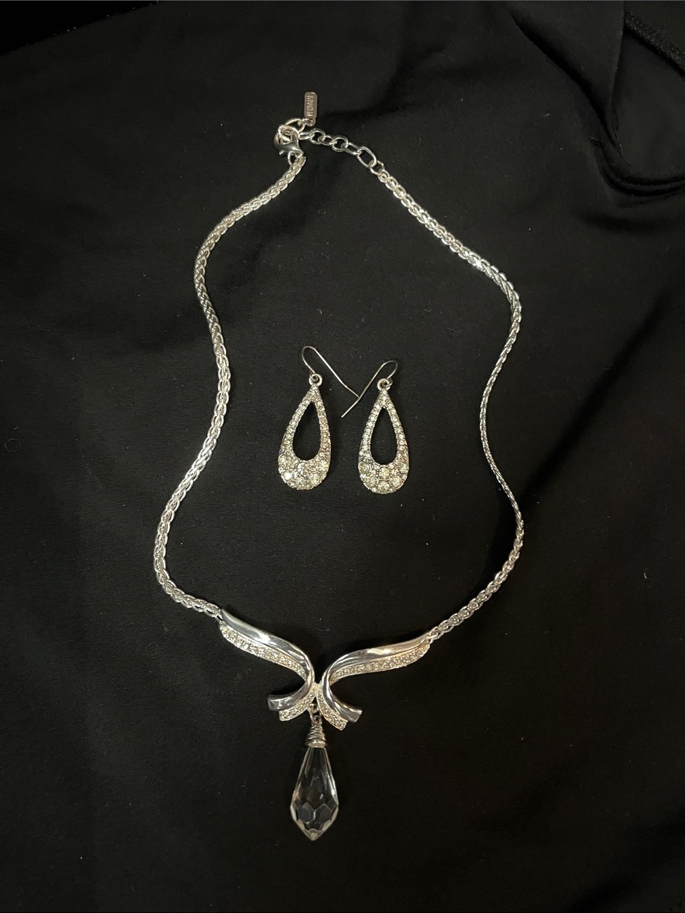 Sophisticated Silver Tone Necklace with Teardrop Pendant - Vendome + Earrings** - Picture 6 of 6